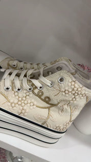 BEIGE EMBROIDERY PLATFORM  Sneaker