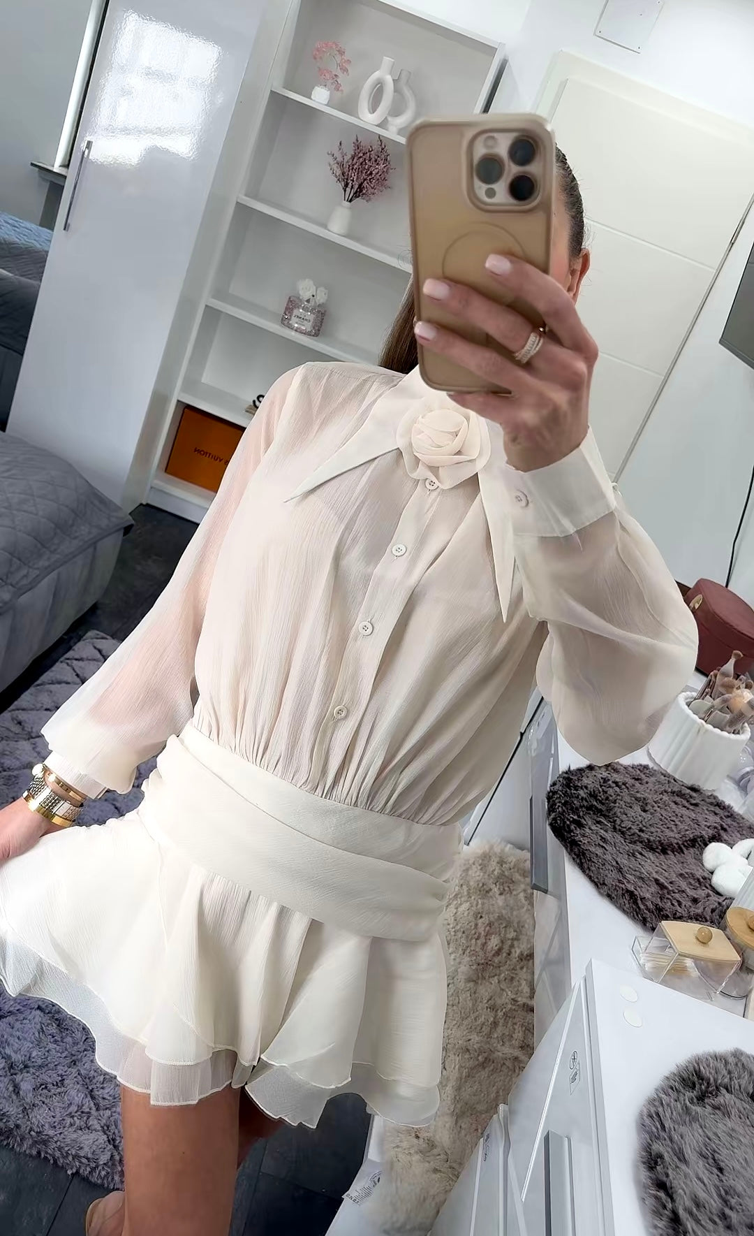 Hemdblusenkleid mit floralem Detail