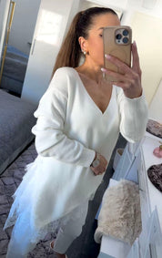 LACE TOUCH ASYMETRIC PULLOVER