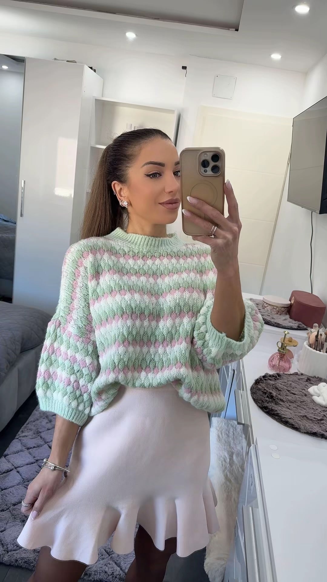 CANDY BUNT PULLOVER