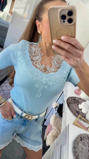 Luxury Strickbluse mit edlem Spitzenbesatz