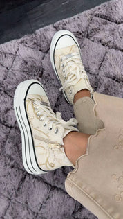 BEIGE EMBROIDERY PLATFORM  Sneaker
