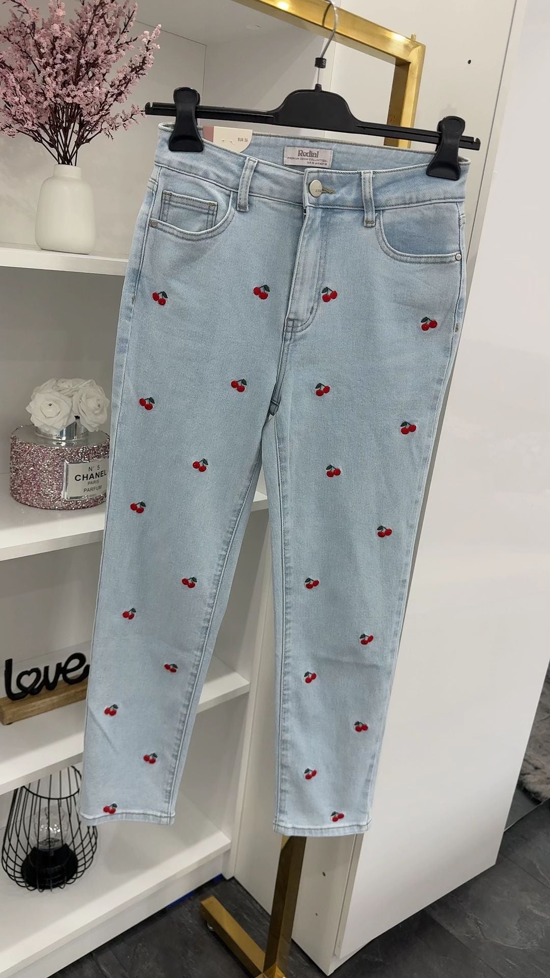 CHERRY CHIC MOM JEANS