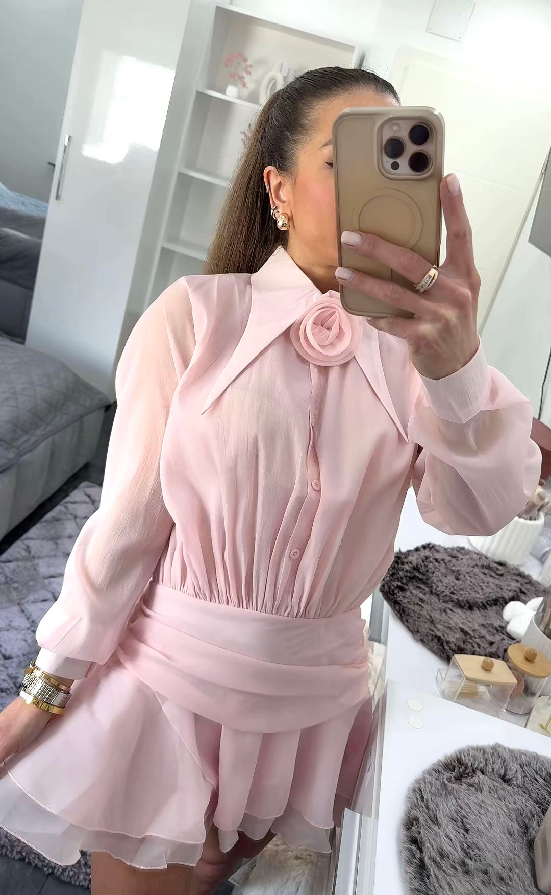 Hemdblusenkleid mit floralem Detail