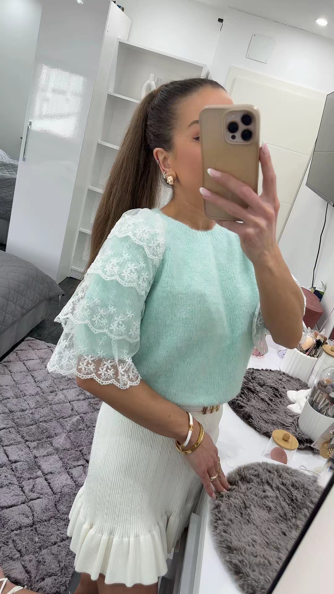 ROMANCÉ MINT PULLI