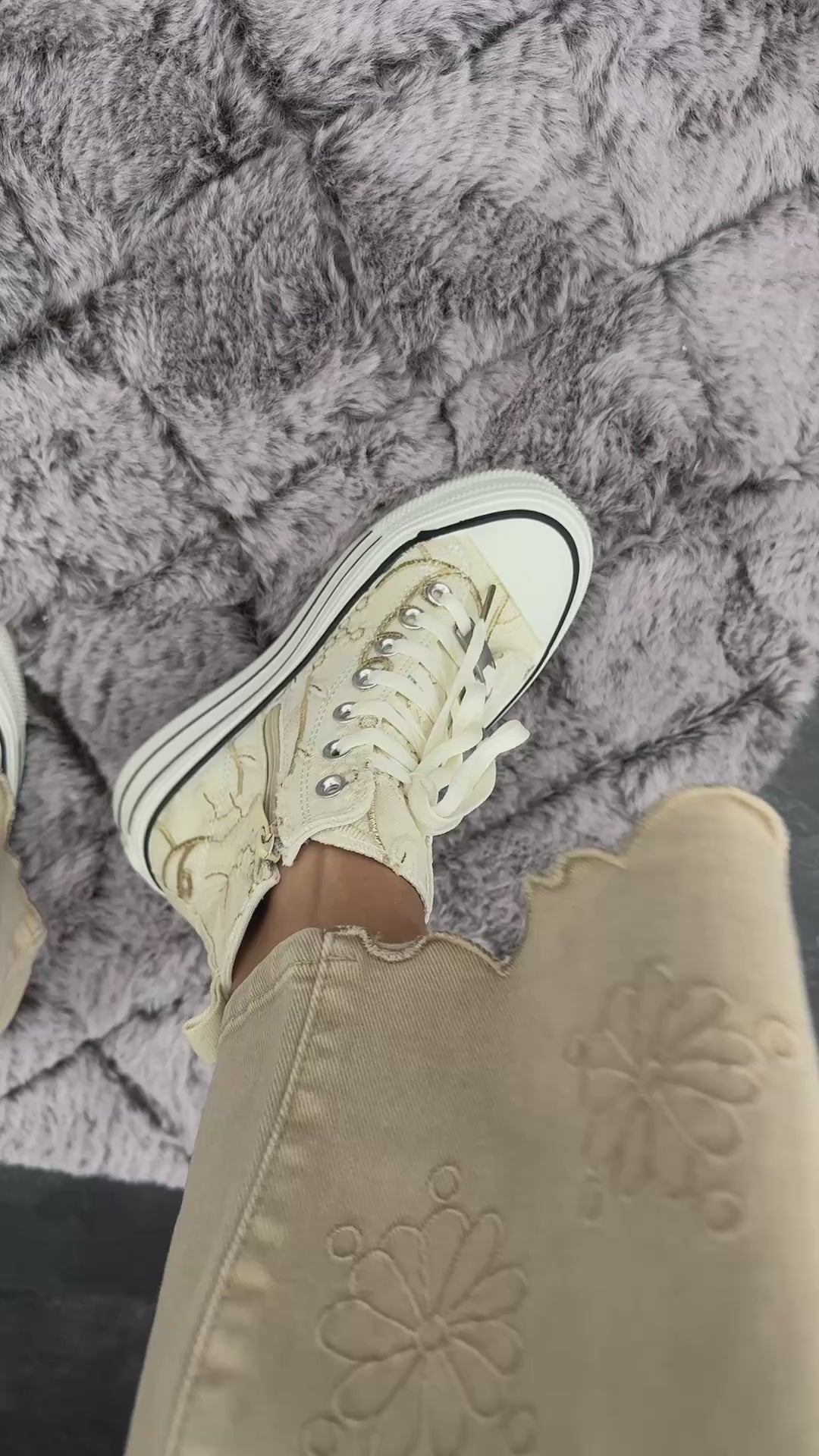 BEIGE EMBROIDERY PLATFORM  Sneaker