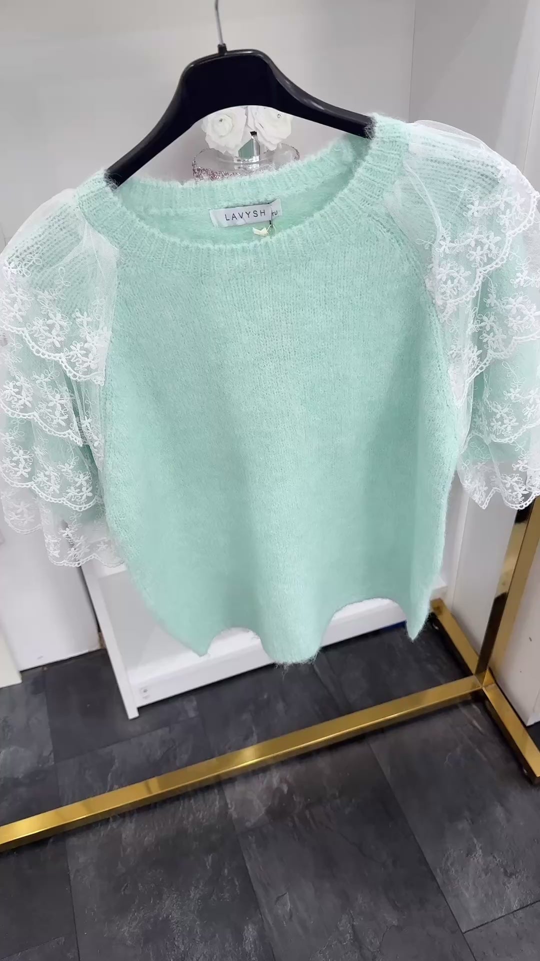 ROMANCÉ MINT PULLI